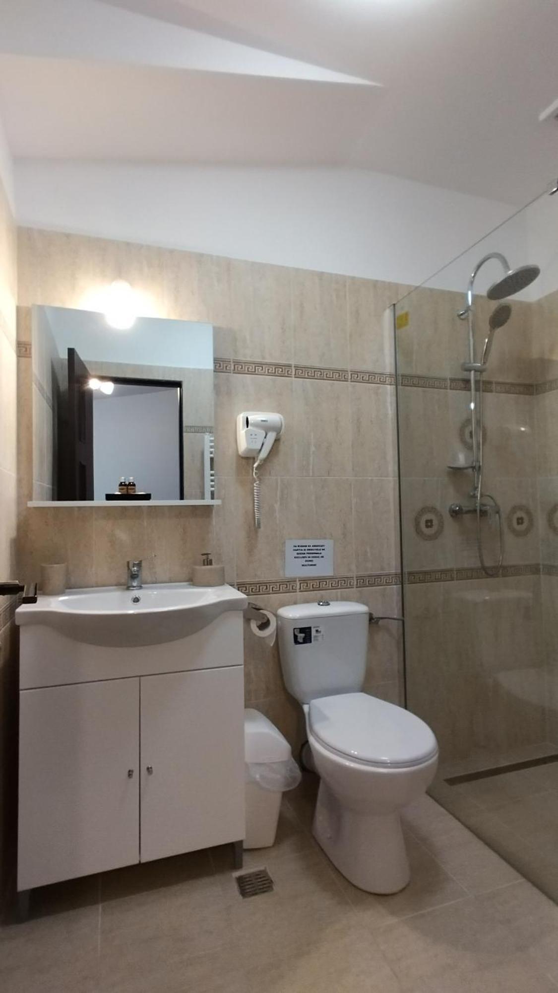 La Amy Apartment Pangarati ภายนอก รูปภาพ