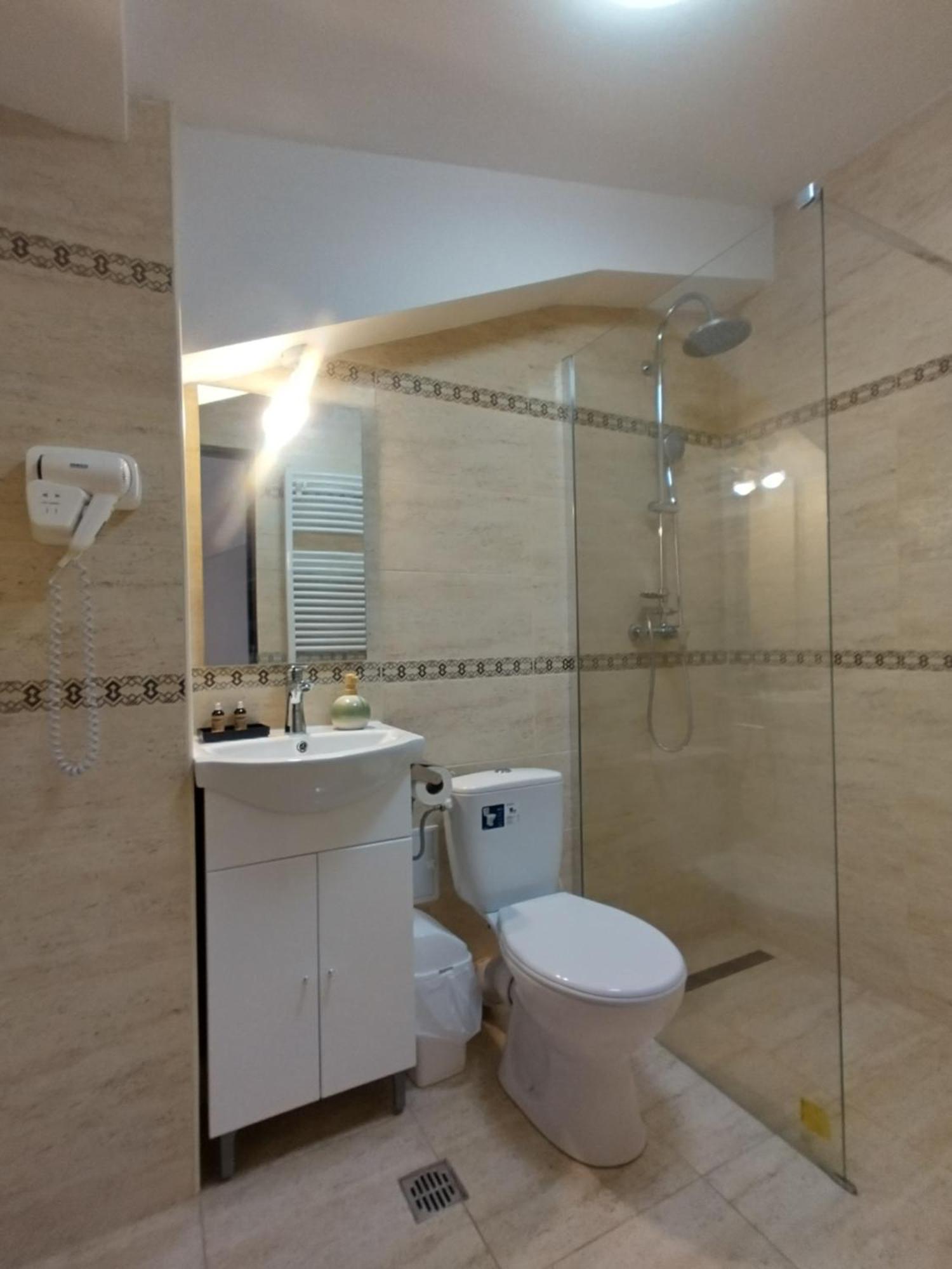 La Amy Apartment Pangarati ภายนอก รูปภาพ